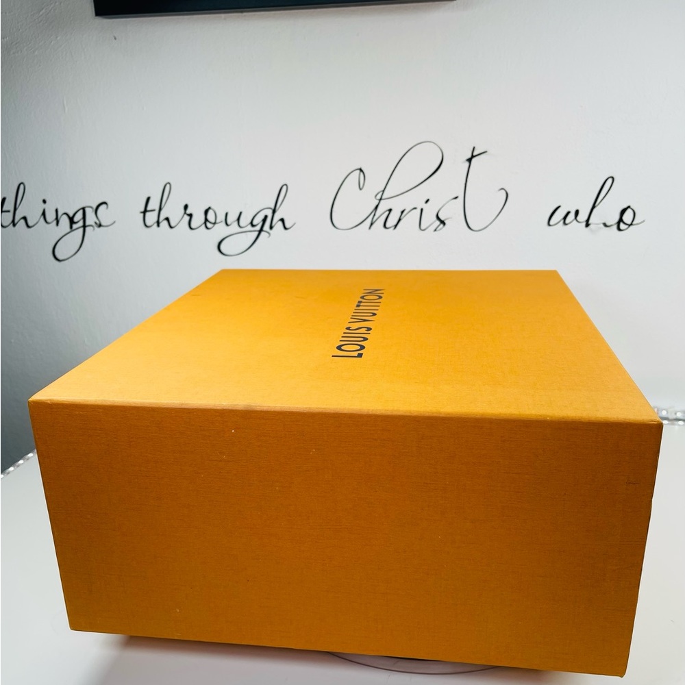 Authentic Louis Vuitton box empty - Picture 9 of 10